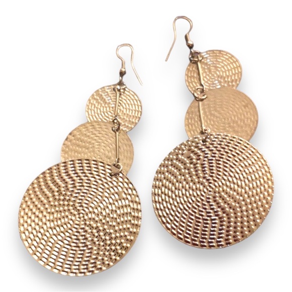 Silver tone large disc earrings NWOT - Picture 4 of 4